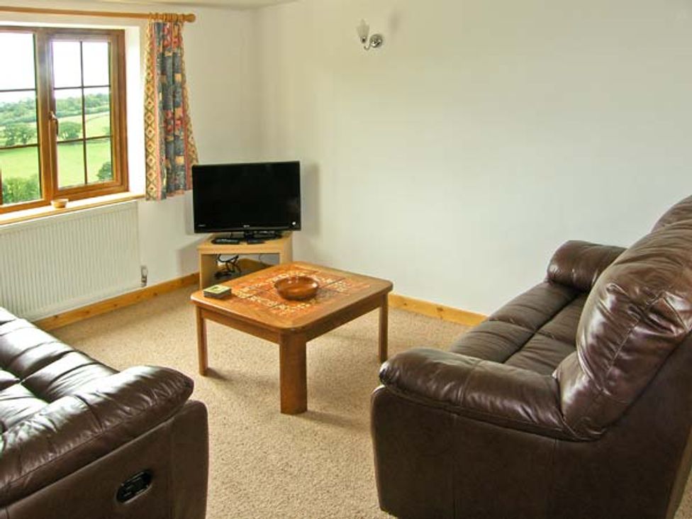 TBD - South Wales - 6519 - thumbnail photo 3