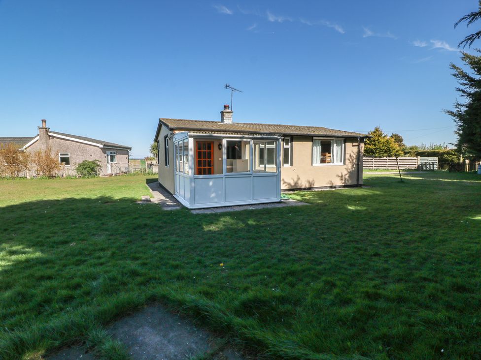 A house with a garden at Kouloura in Southerness