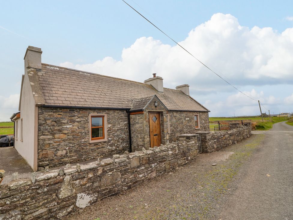 Clogher Cottage - County Clare - 905820 - thumbnail photo 1