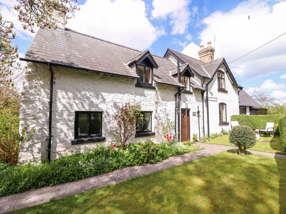 A house with a garden and pathway at Penymaes Bronygarth near Chirk