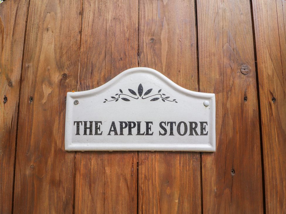 The Apple Store - North Wales - 919014 - thumbnail photo 2