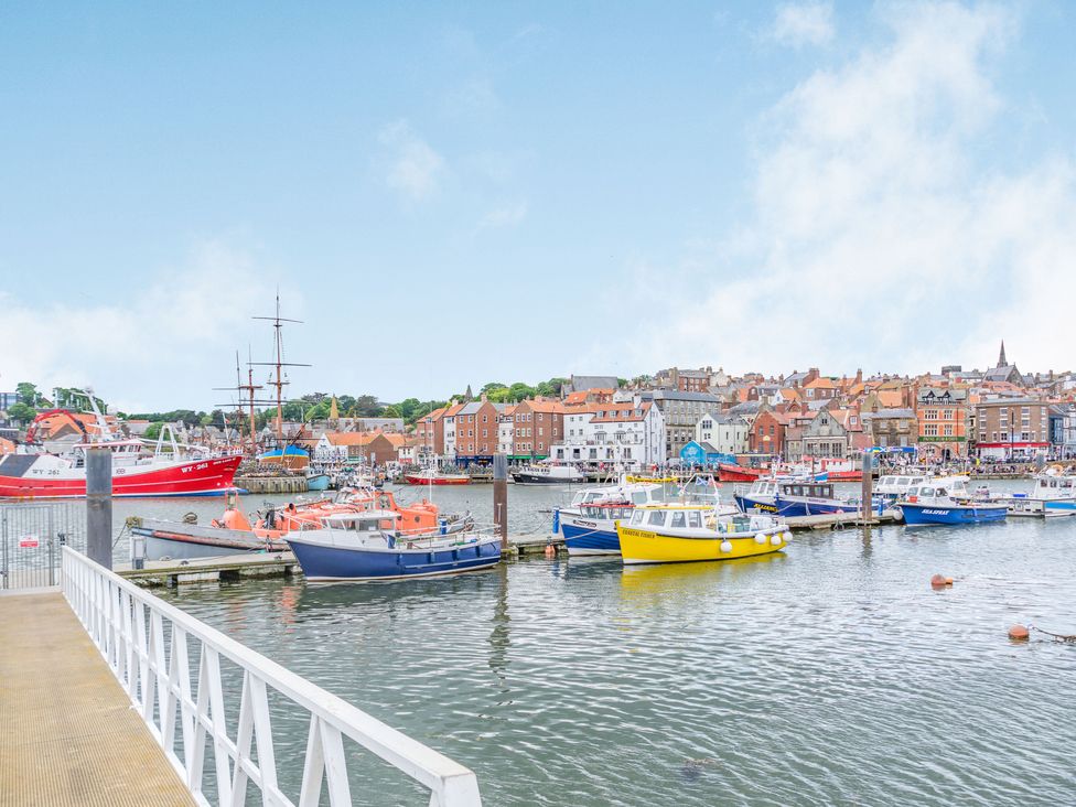 What a View at Quayside Apartment - North Yorkshire (incl. Whitby) - 920191 - thumbnail photo 16