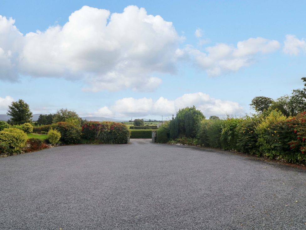 A driveway surrounded by greenery at Curradoon House, Touraneena, County Waterford