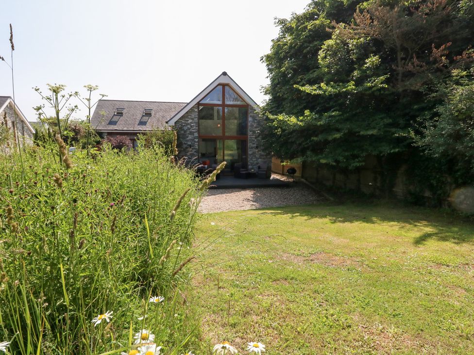 A house with a garden and pathway at Shepherd Oak in Upwey near Weymouth