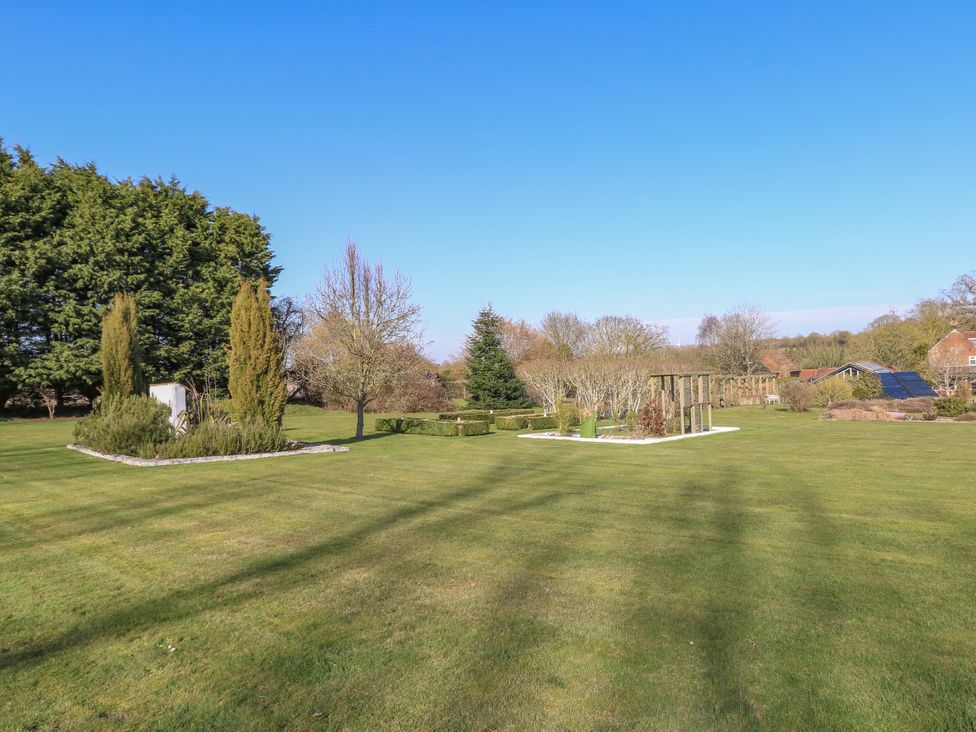 Rookyard Cottage - Suffolk & Essex - 949948 - thumbnail photo 24