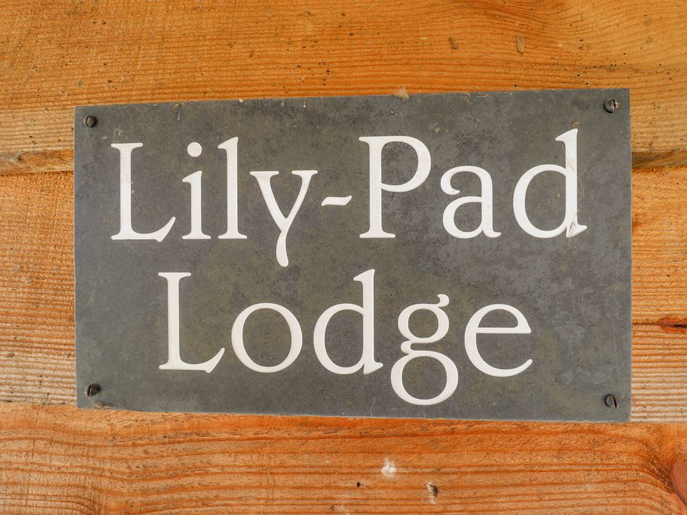 Lily-pad Lodge - Lincolnshire - 954121 - thumbnail photo 2