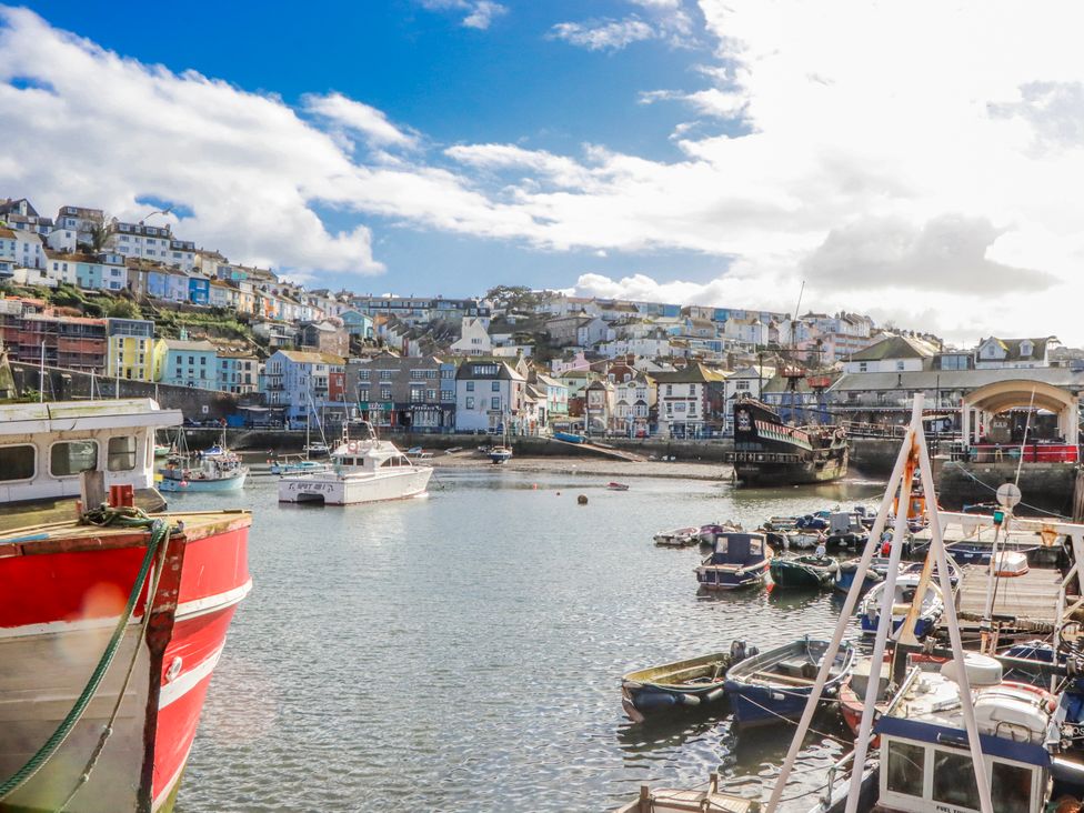 A harbor with boats and buildings at Blue Horizon in Brixham