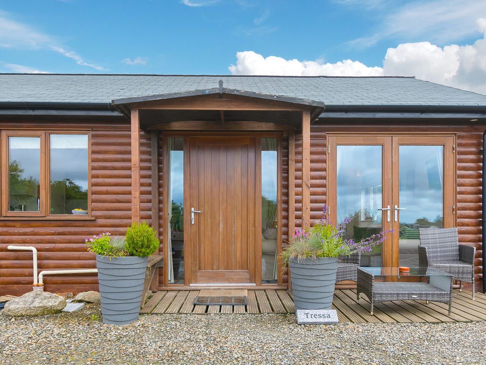 An entrance with a door and seating area at Tressa, Tor Down Quarry in St Breward