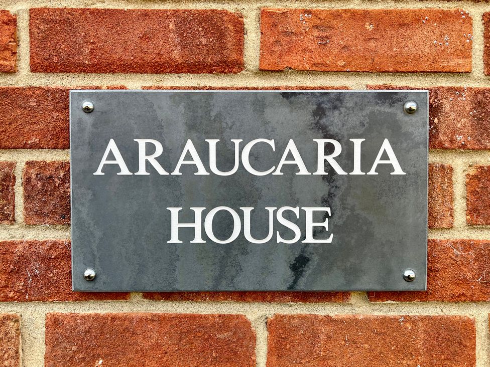 Araucaria House - North Yorkshire (incl. Whitby) - 964700 - thumbnail photo 2