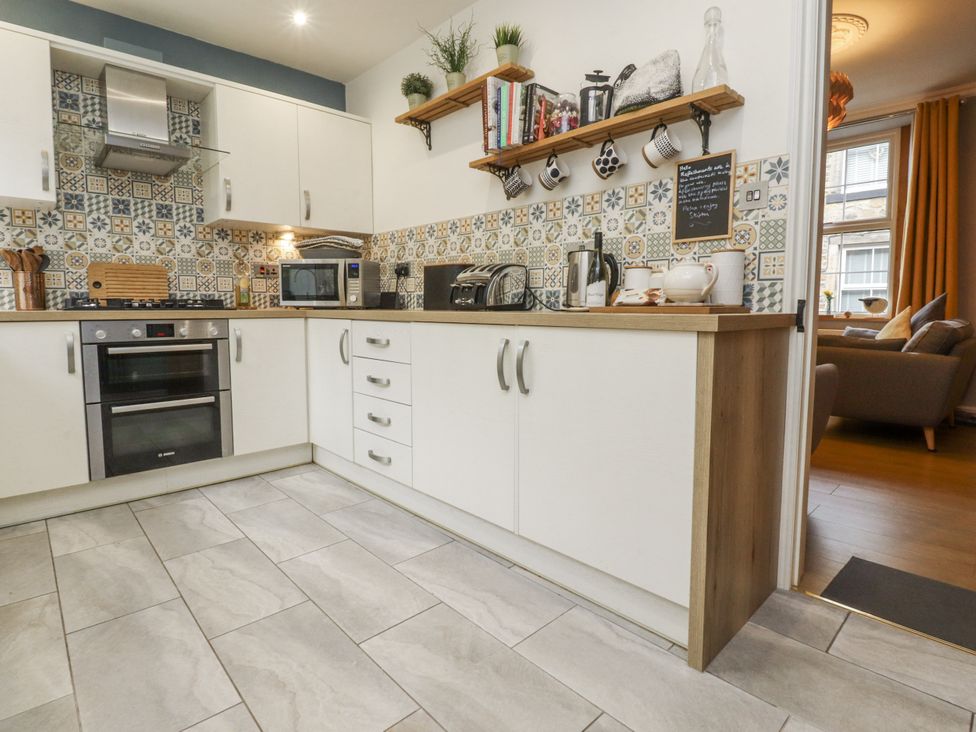 A kitchen with appliances and utensils at Lorna Loom in Skipton