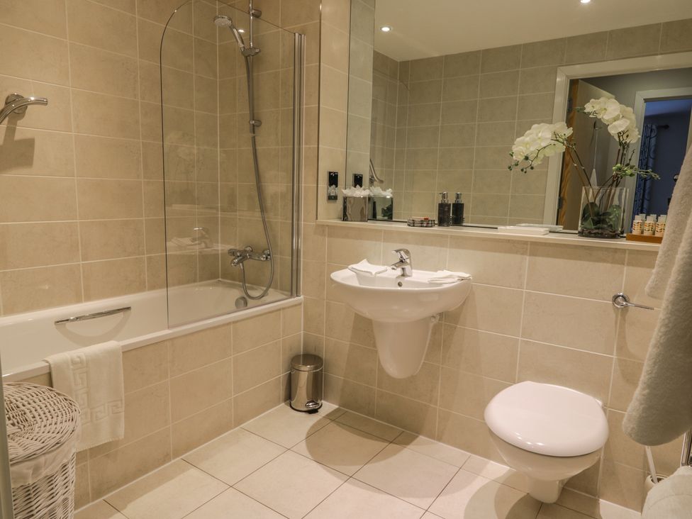 Scarborough Apartments - One Bed - North Yorkshire (incl. Whitby) - 975360 - thumbnail photo 9