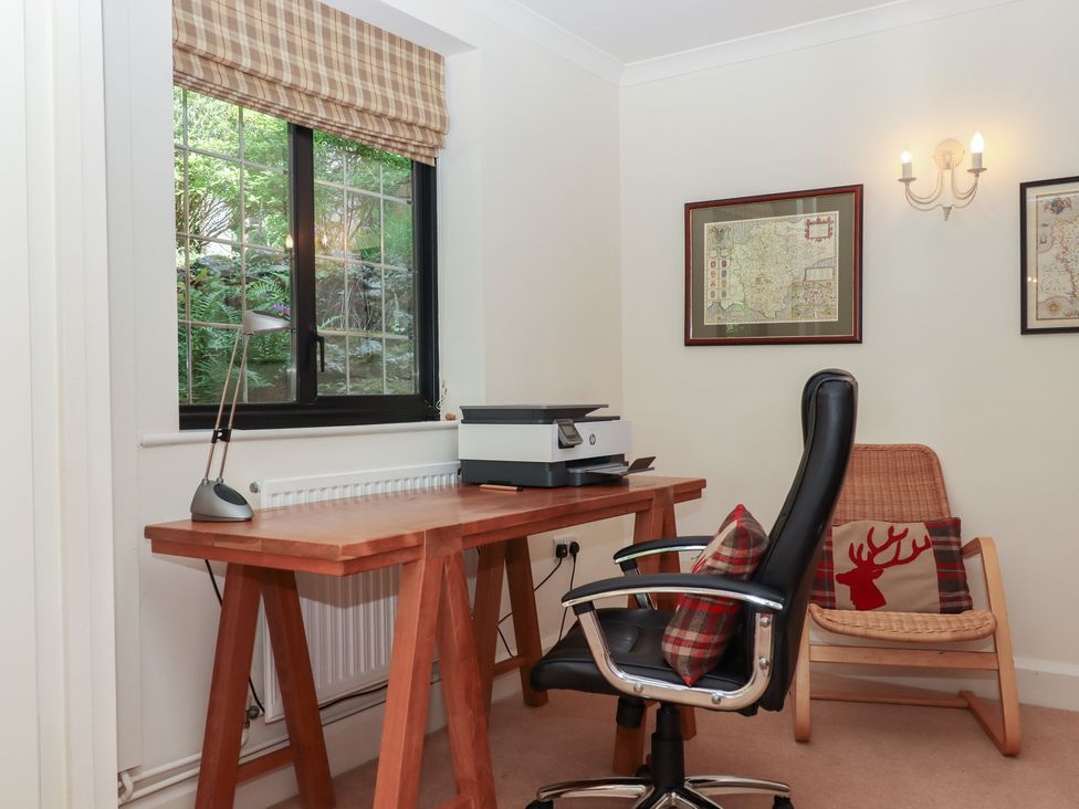An office with a desk and chair at Sandsgate, Spinster's Rock, near Chagford