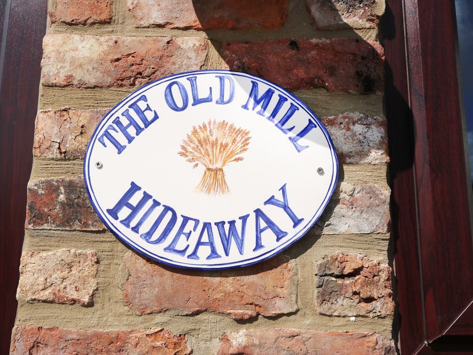 The Old Mill Hideaway - North Yorkshire (incl. Whitby) - 980040 - thumbnail photo 2