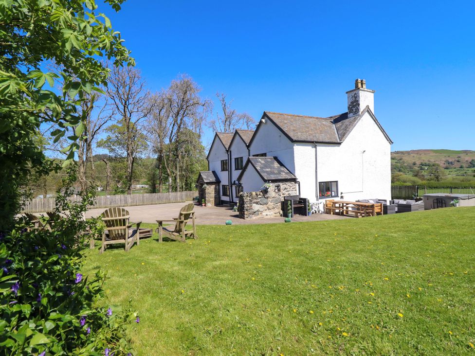 A house with a garden and outdoor furniture at Cefn Nannau near Ty-nant Cerrigydrudion