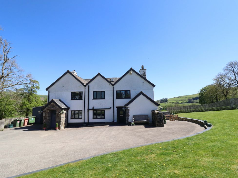 A house with a garden and driveway at Cefn Nannau near Ty-nant Cerrigydrudion