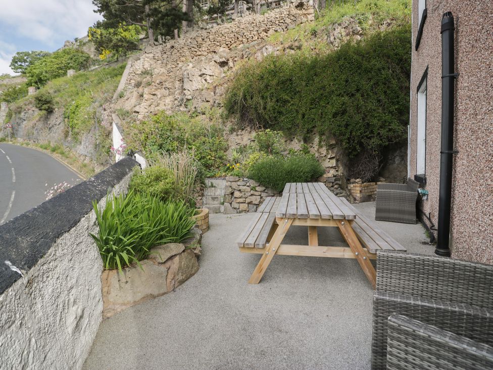 Eversley - North Wales - 986800 - thumbnail photo 22