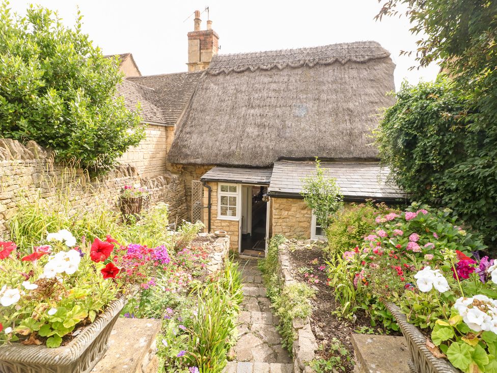 Thatched Cottage - Cotswolds - 988642 - thumbnail photo 24