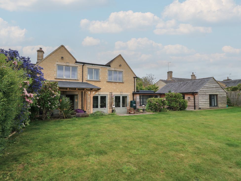 A house with garden at Fairview Cottage in Milton-Under-Wychwood
