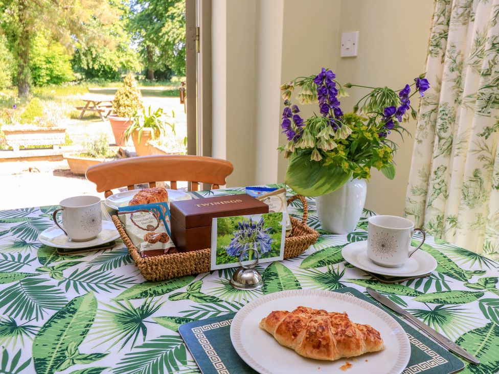 Garden Cottage - Cotswolds - 988739 - thumbnail photo 25