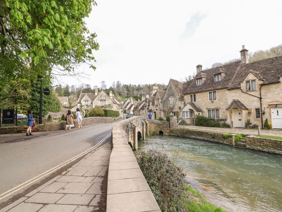 Castle Combe Cottage - Somerset & Wiltshire - 988862 - thumbnail photo 45