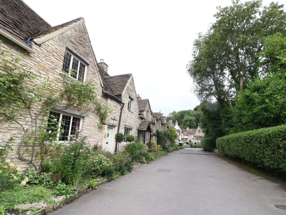 Castle Combe Cottage - Somerset & Wiltshire - 988862 - thumbnail photo 2