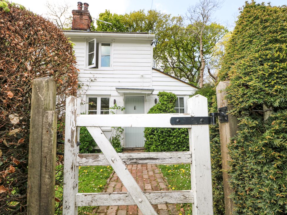 Gun Hill Cottage - Kent & Sussex - 988889 - thumbnail photo 3