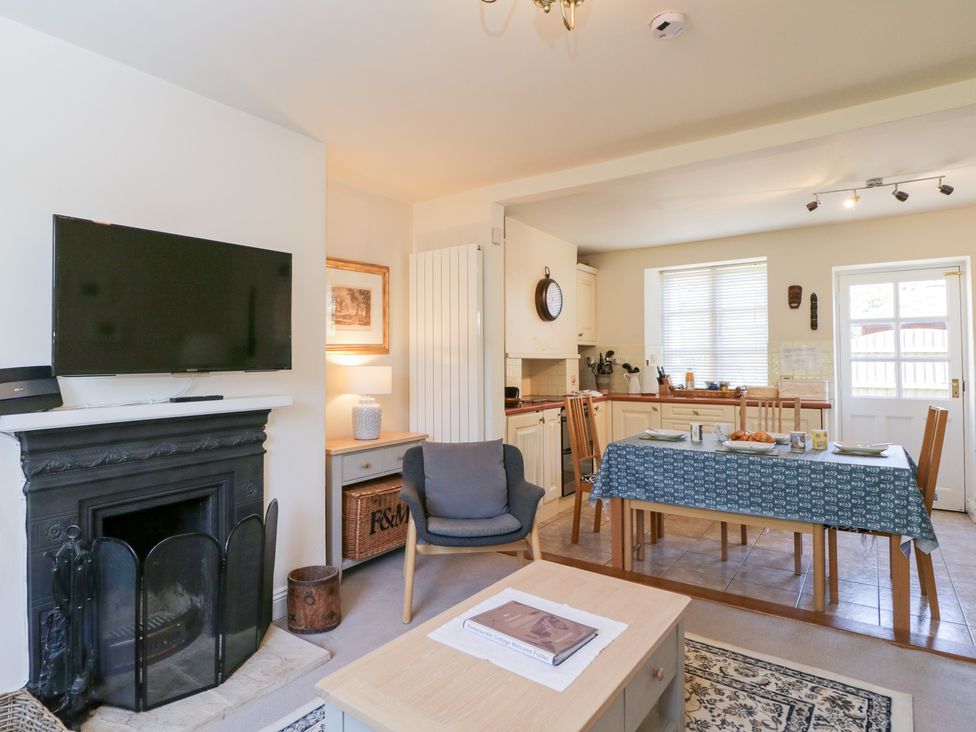 Honeysuckle Cottage - Cotswolds - 988991 - thumbnail photo 3