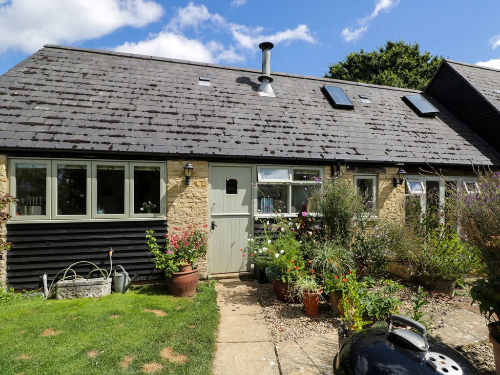 Henmarsh Cottage - Cotswolds - 988992 - thumbnail photo 2