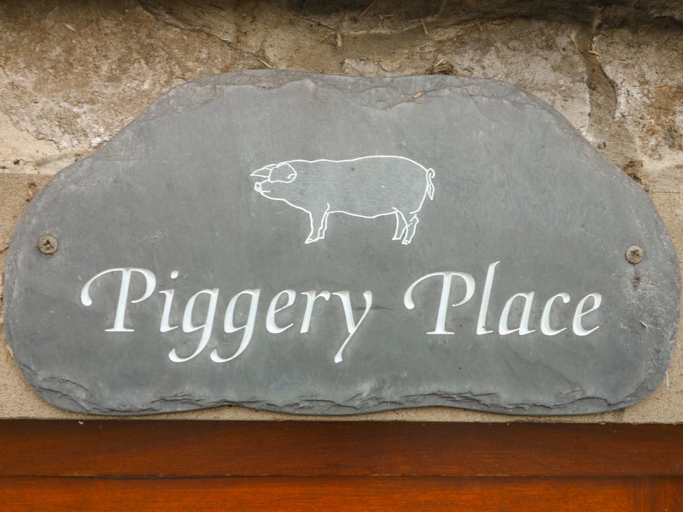 Piggery Place - Peak District - 996655 - thumbnail photo 1