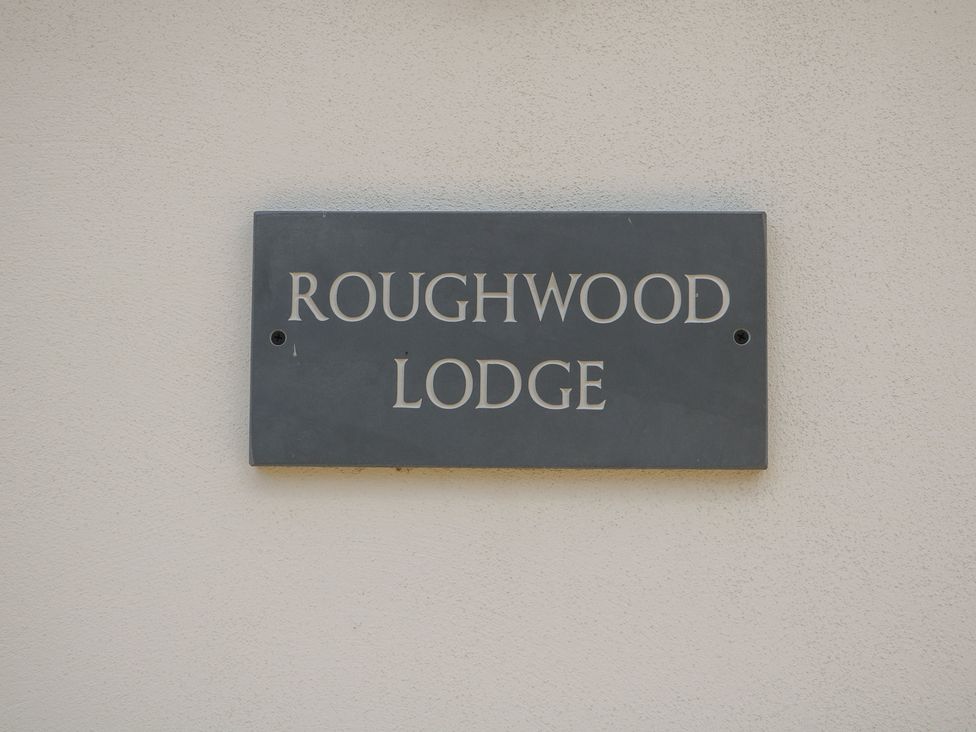 Roughwood - Hampshire - 996886 - thumbnail photo 3